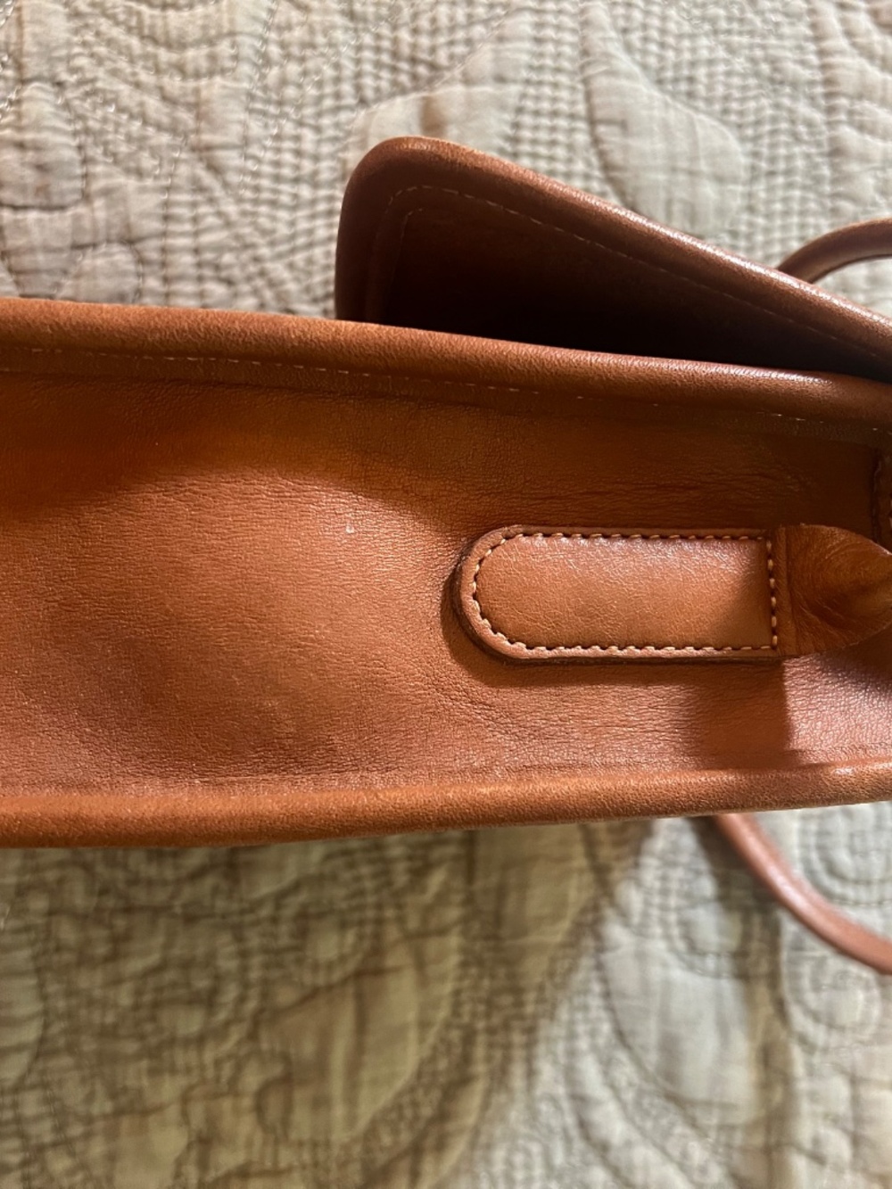 Vintage Coach Legacy Scooter 9893 Tan Brass Kiss Lock Leather Bag with No Tag - Picture 5 of 14